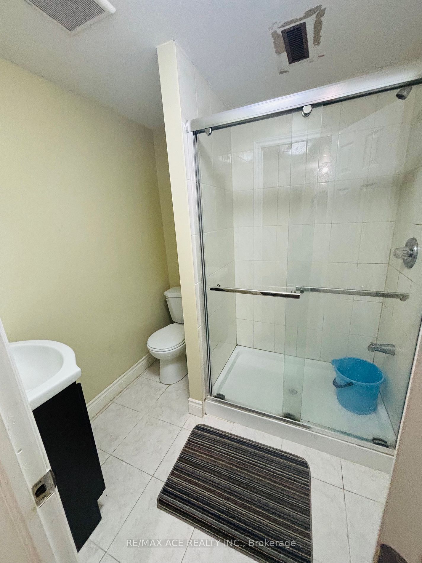 27 Valley Centre Dr, #Bsmt