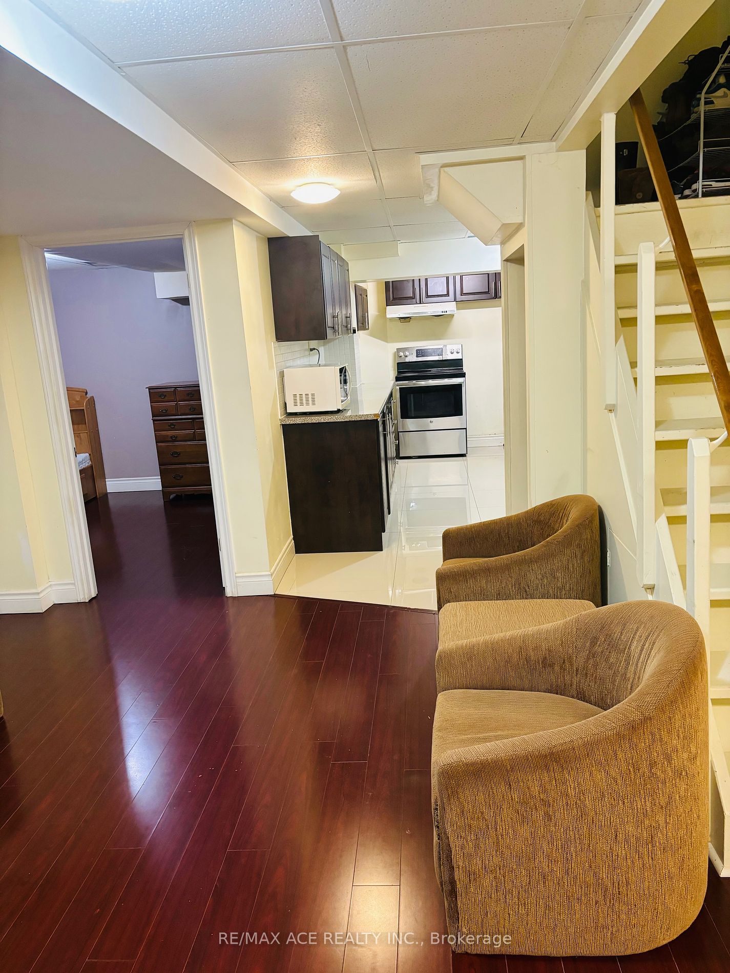 27 Valley Centre Dr, #Bsmt