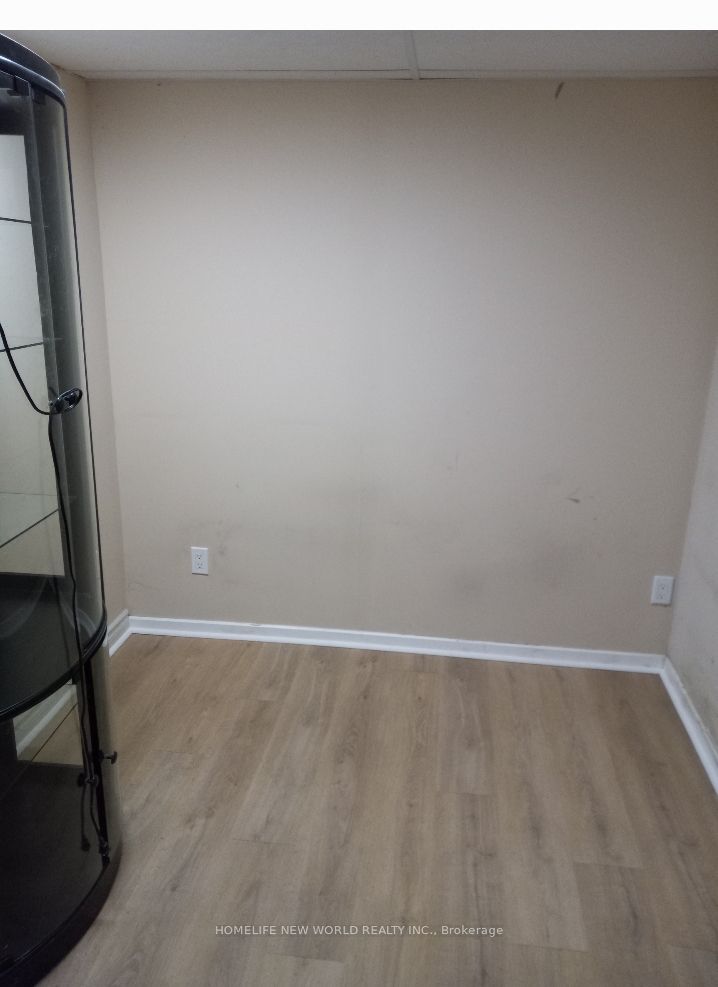 11 Ellington Dr, #Bsmt