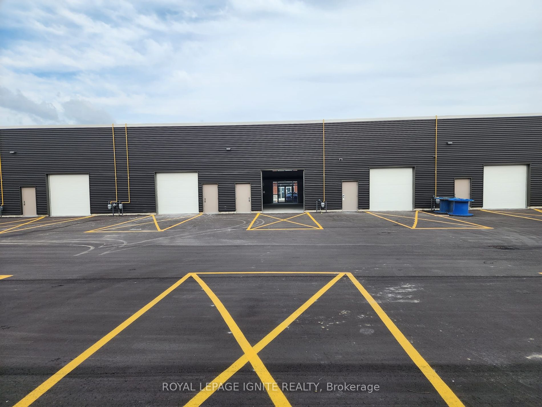 462 Taunton Rd W, #25