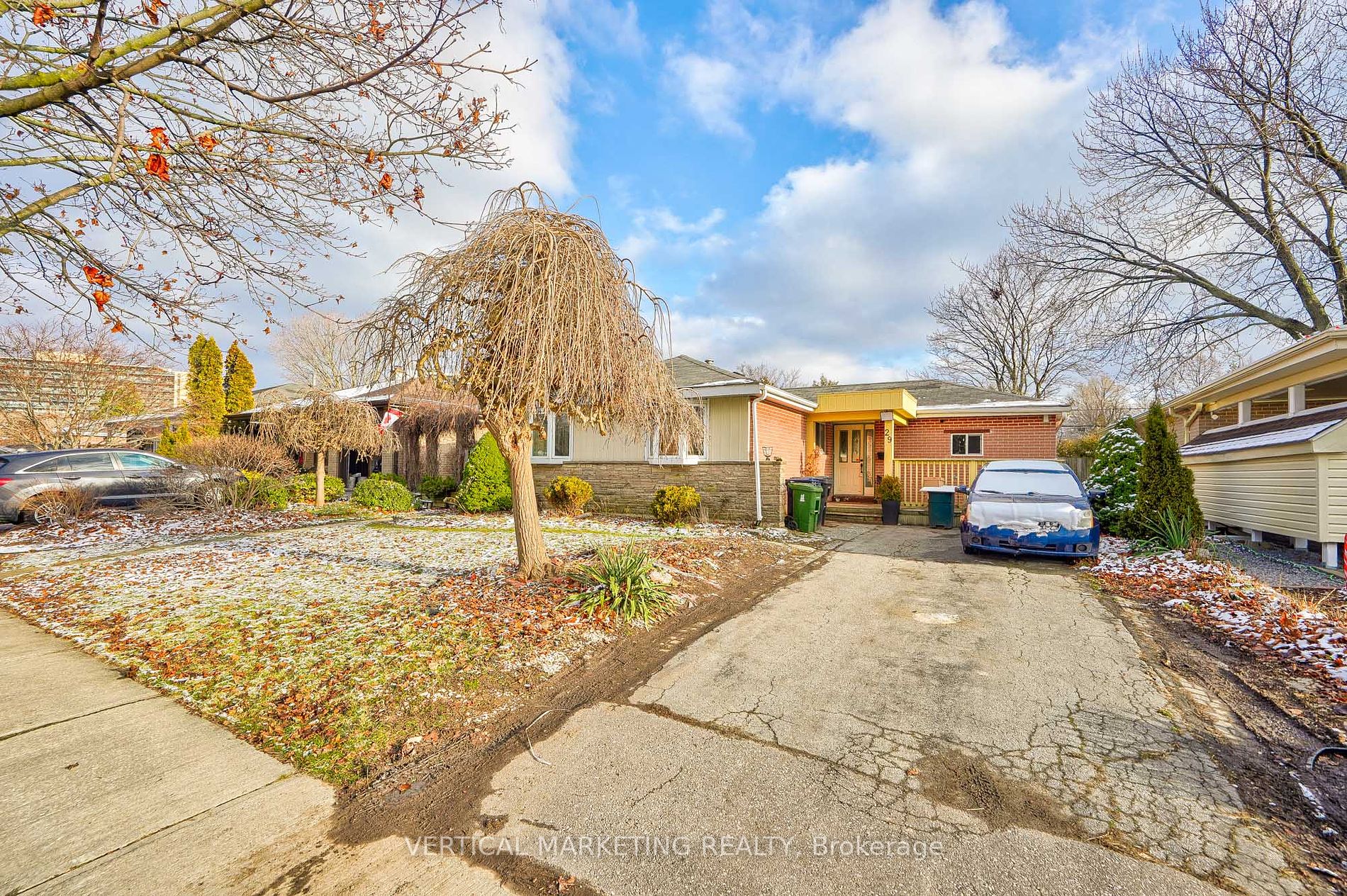 29 Bledlow Manor Drive