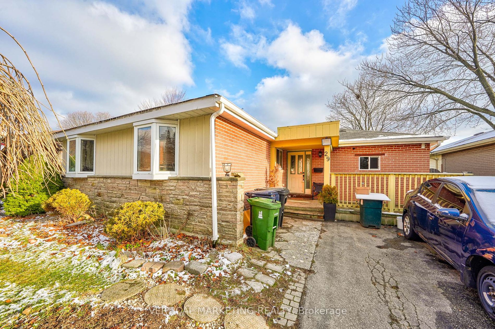 29 Bledlow Manor Drive