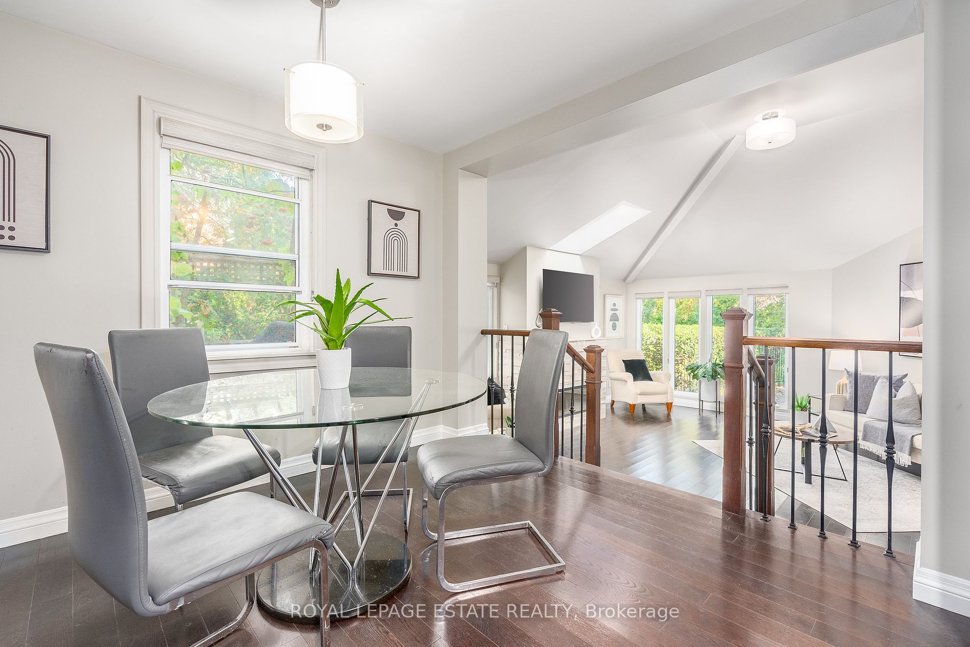 2 Highcliff Cres