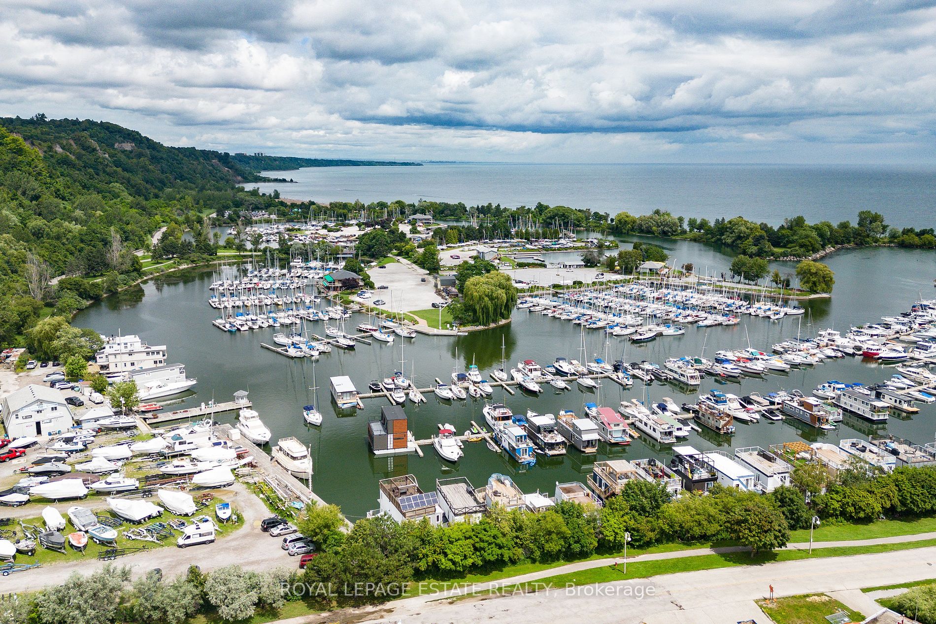 2 Highcliff Cres