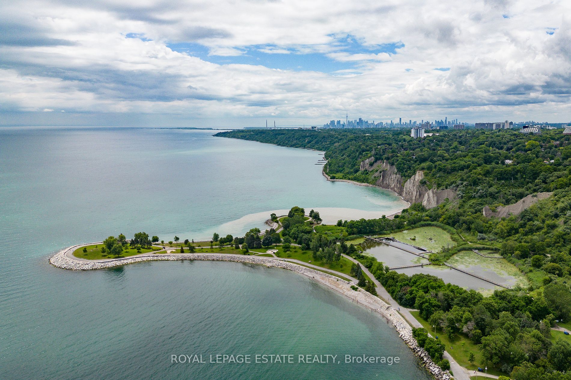 2 Highcliff Cres
