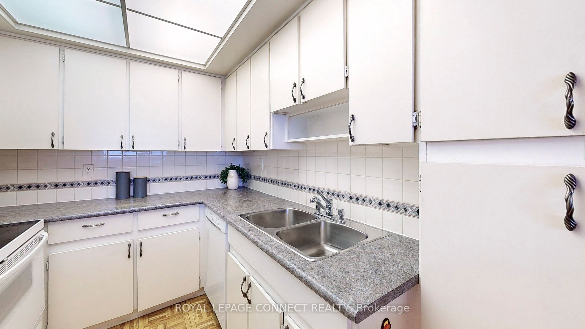 121 Ling Rd, #1403