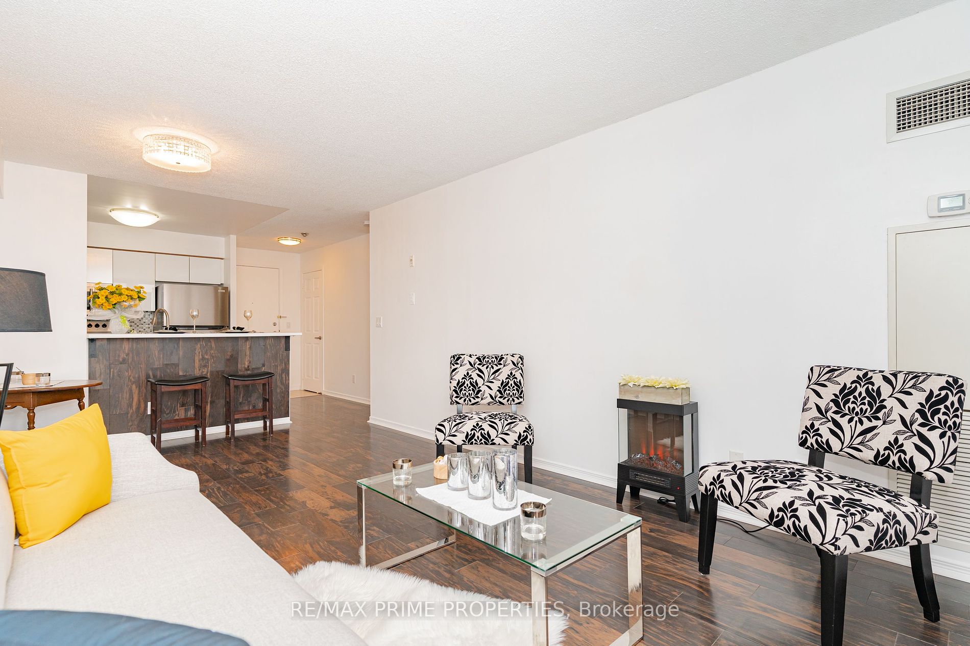 3650 Kingston Road, #203