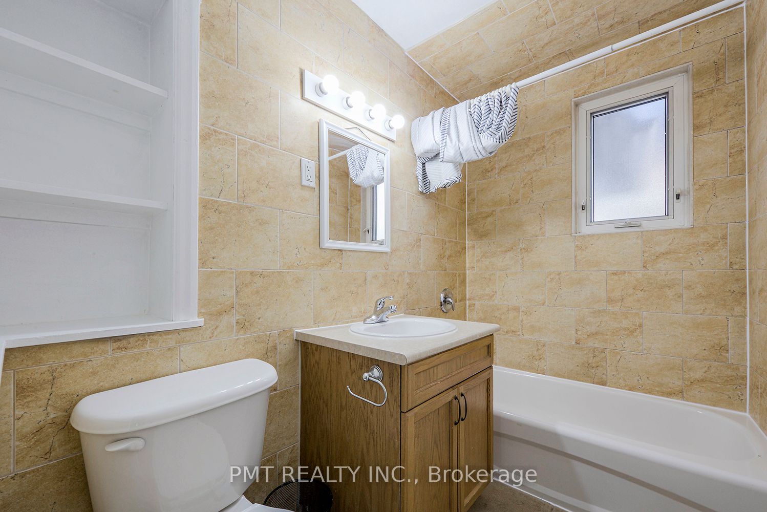 393 King St E, #1