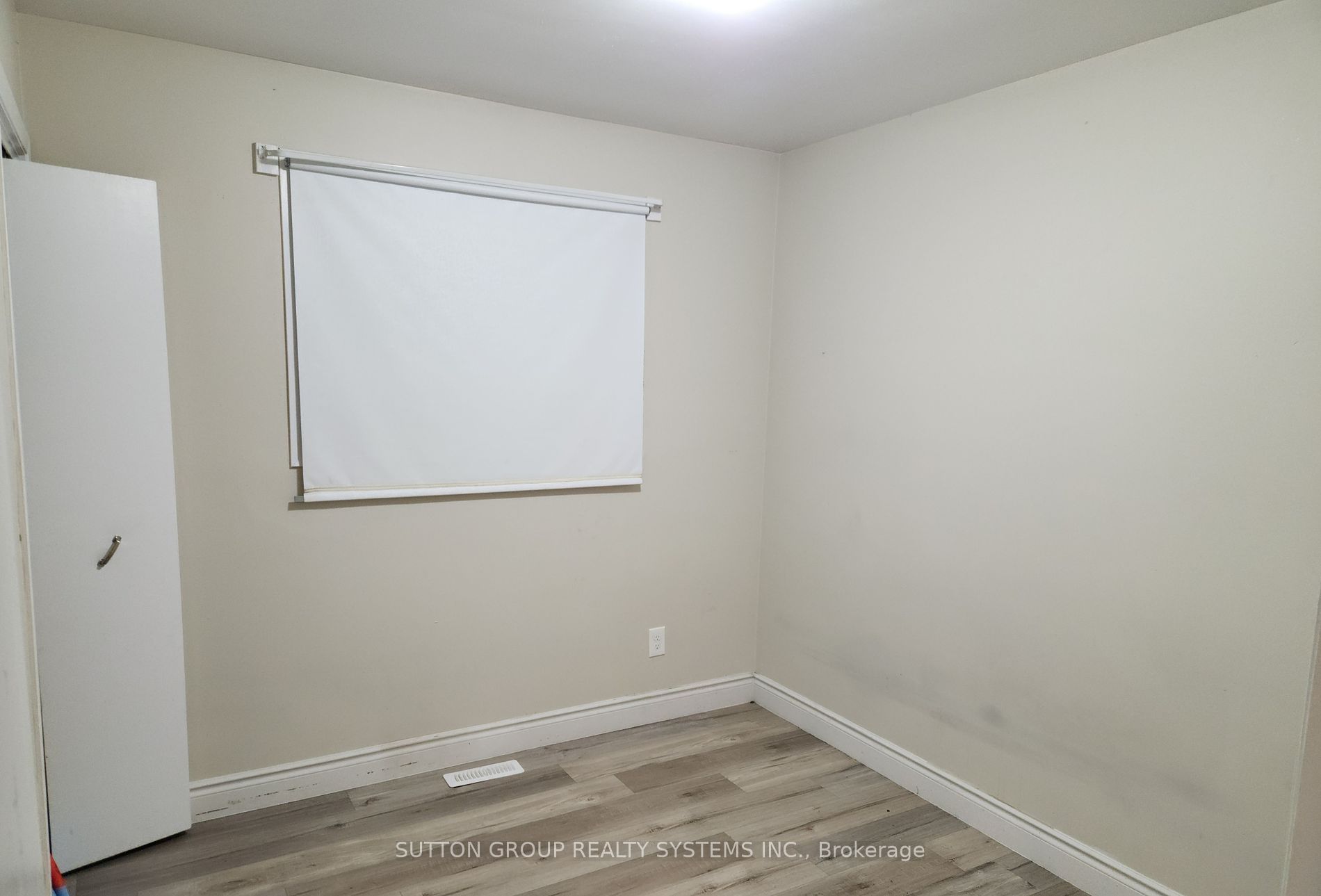 382 Fairlawn Street