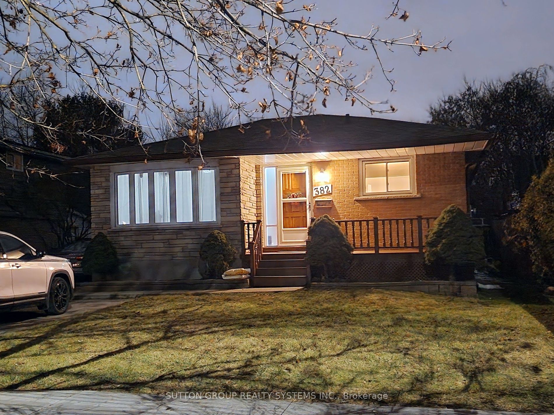 382 Fairlawn Street