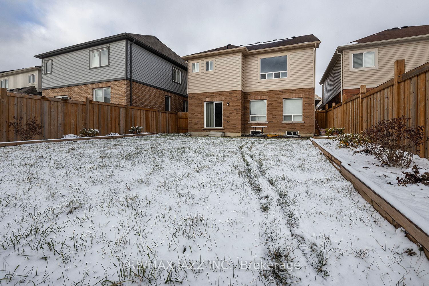 172 Bruce Cameron Dr