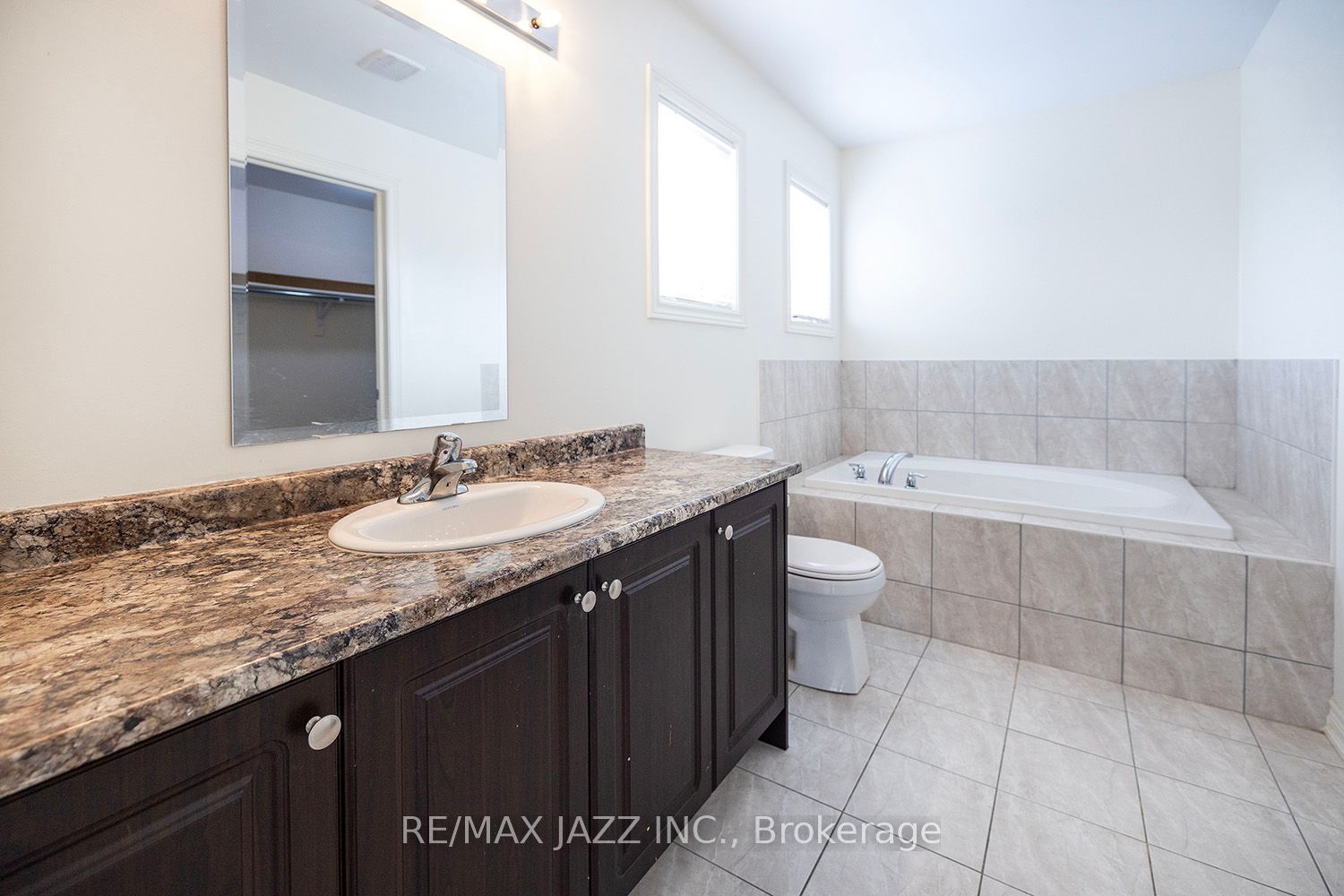 172 Bruce Cameron Dr