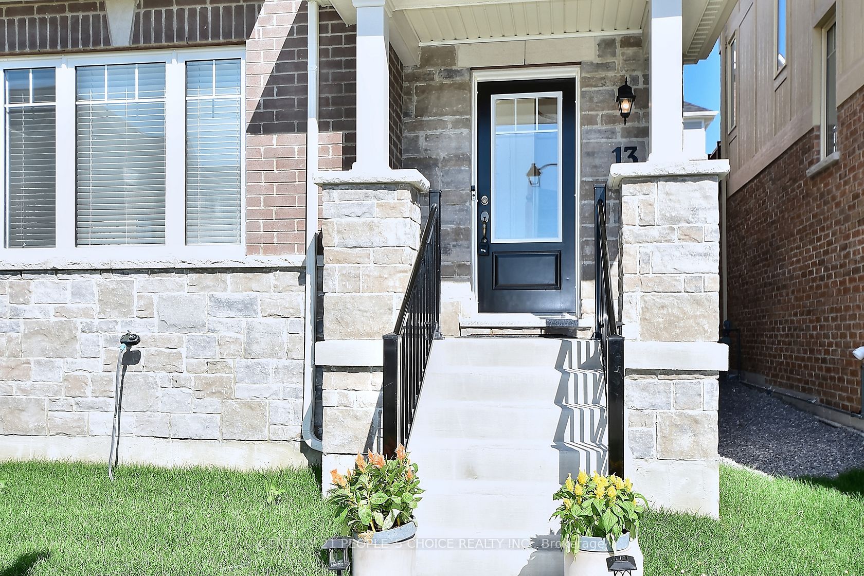 13 Devineridge Ave