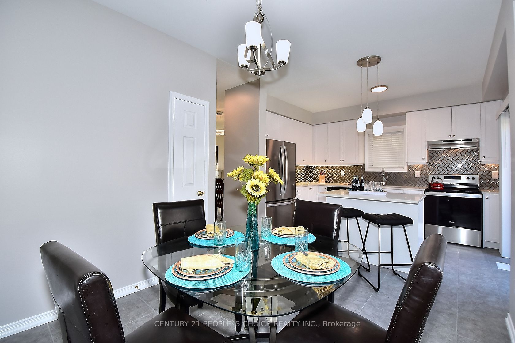 13 Devineridge Ave