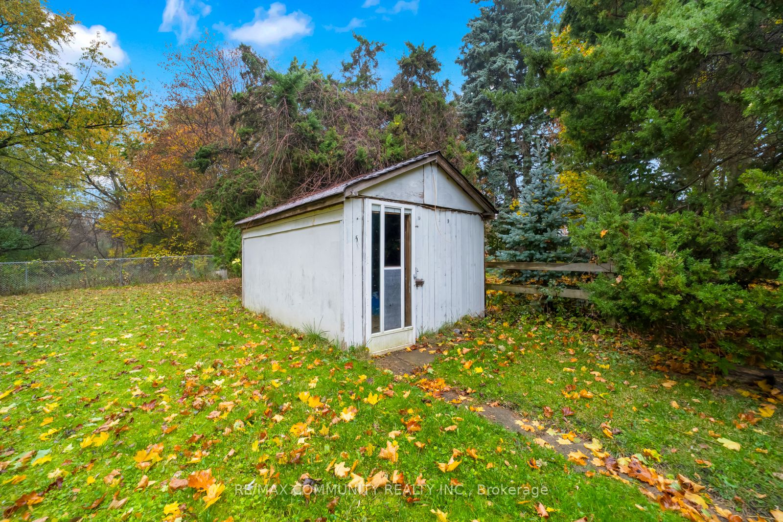 740 Meadowvale Rd