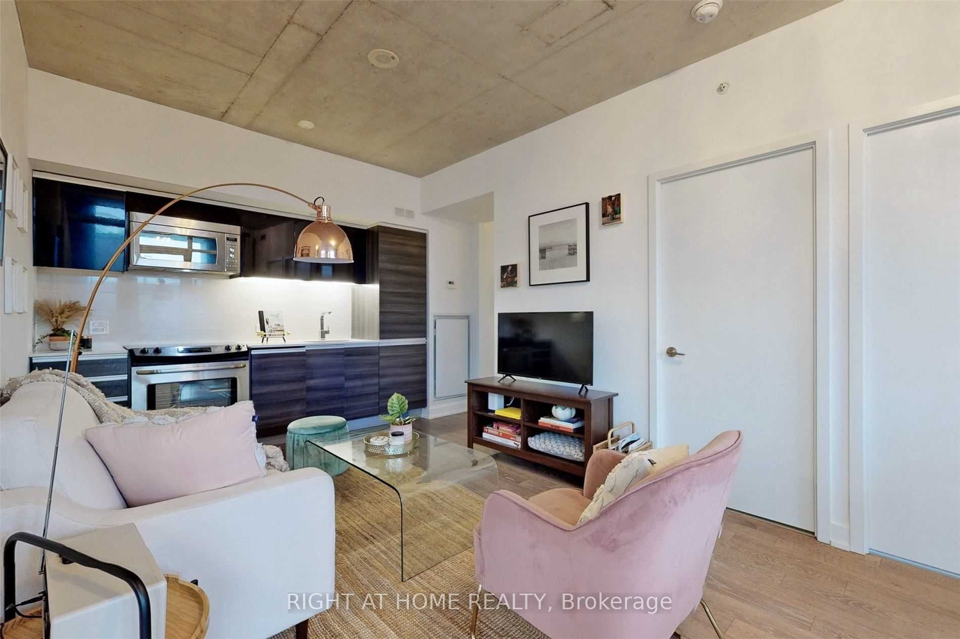 1190 Dundas St E, #220