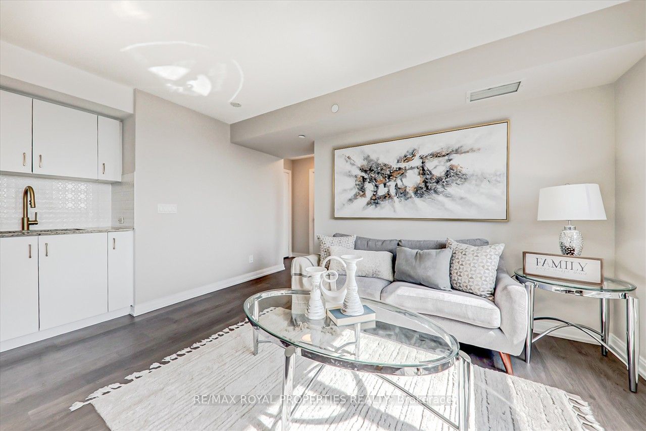 255 Village Green Sq, #2103