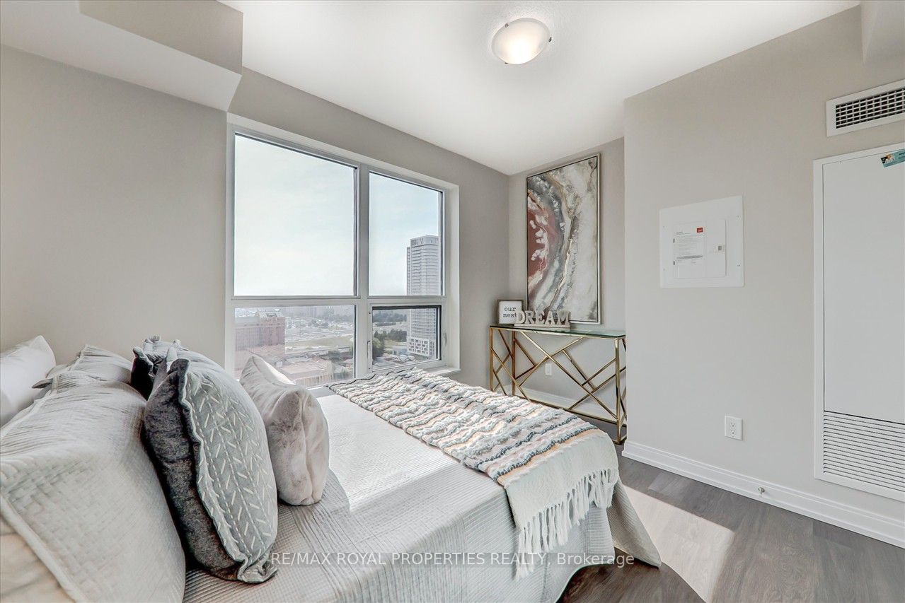 255 Village Green Sq, #2103