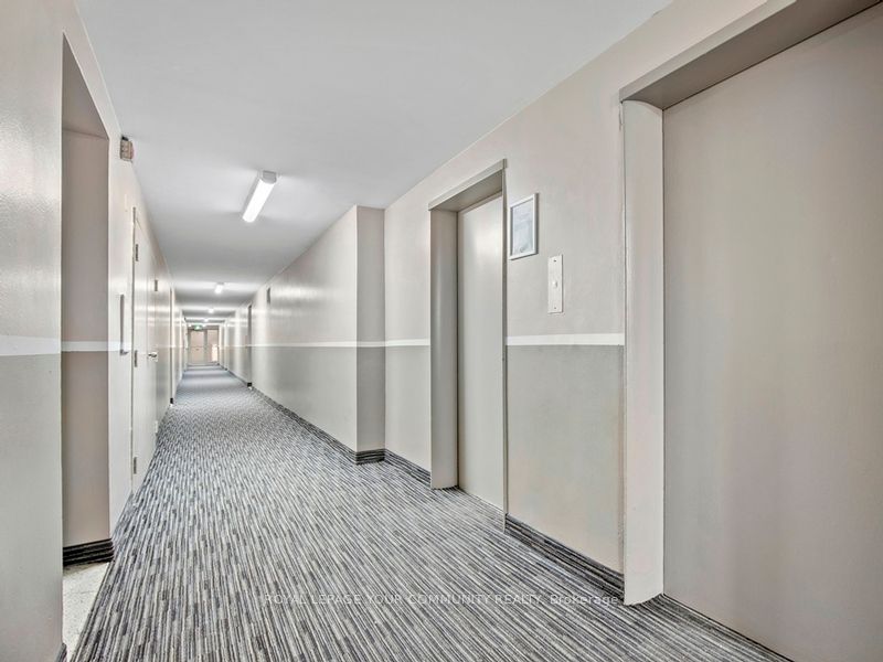 3111 Eglinton Avenue E, #102