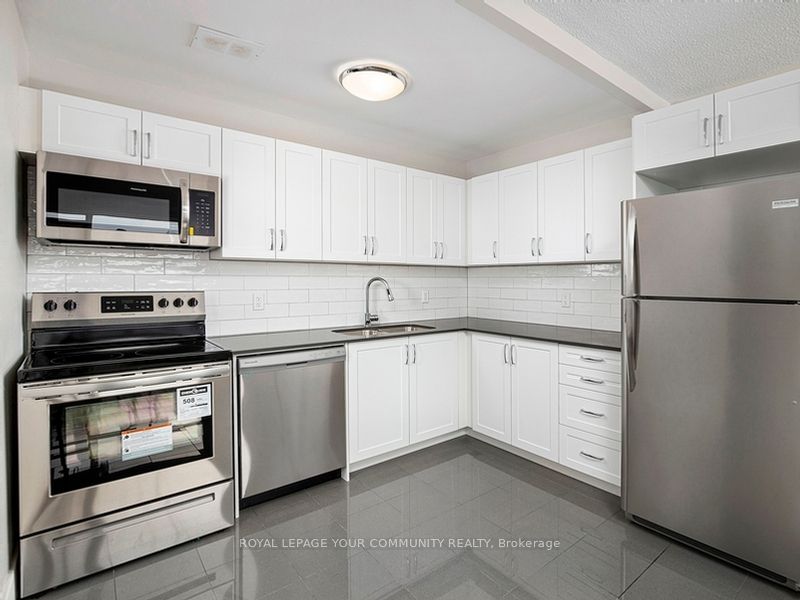 3111 Eglinton Avenue E, #102