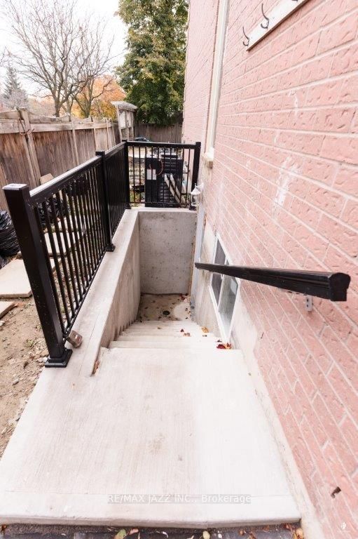 11 Yorkshire Cres