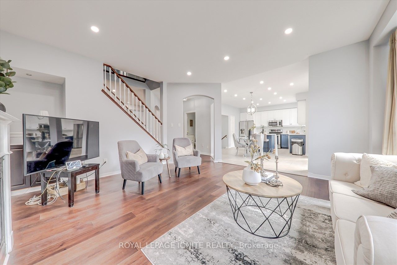 11 Barnfield Cres