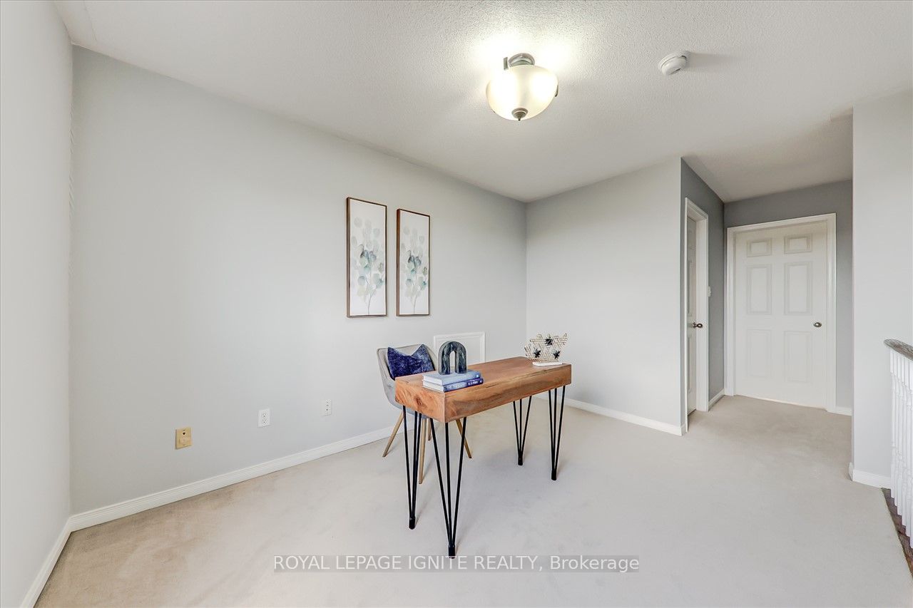 11 Barnfield Cres