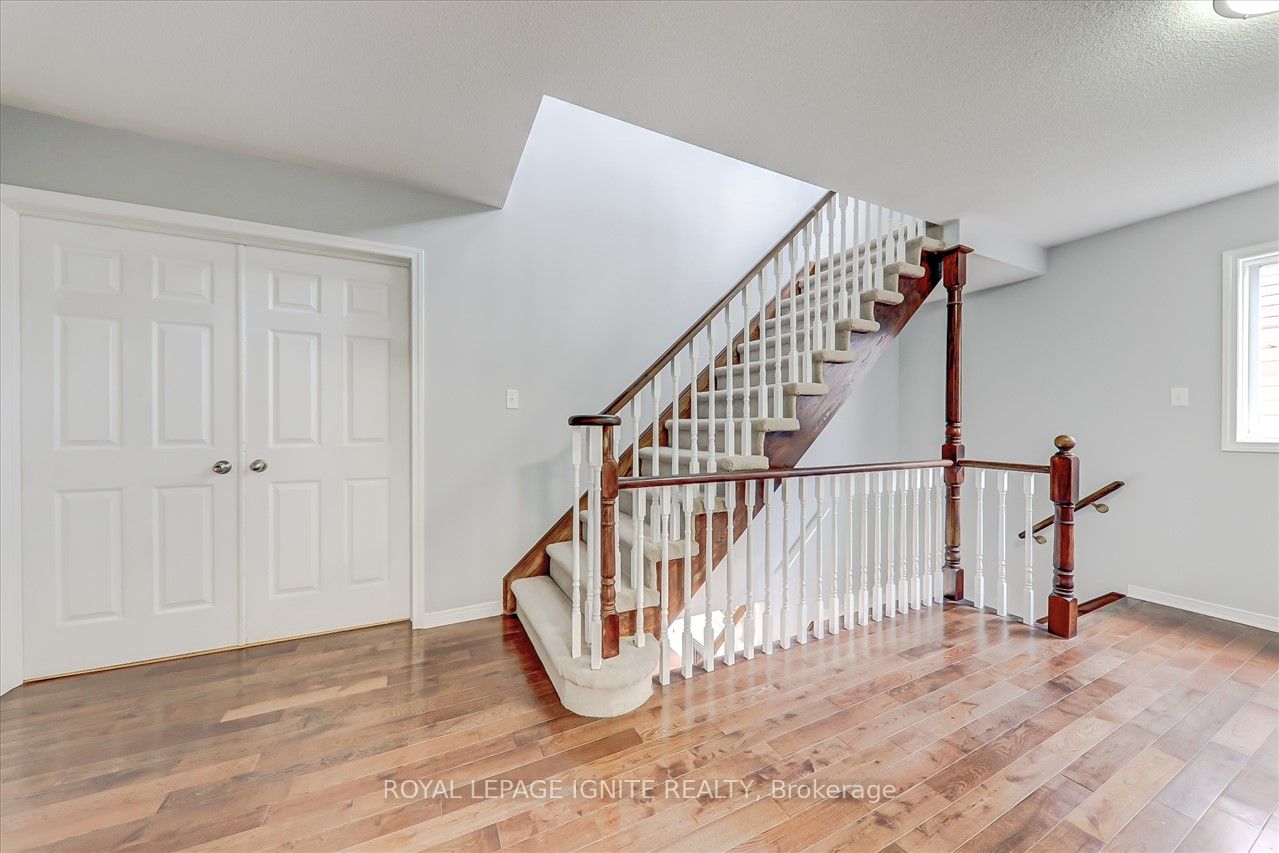 11 Barnfield Cres