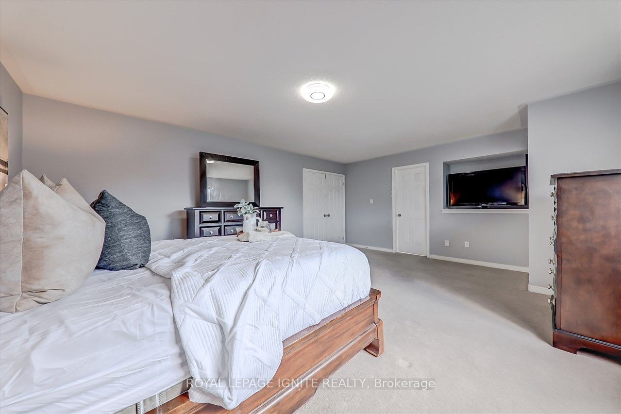 11 Barnfield Cres