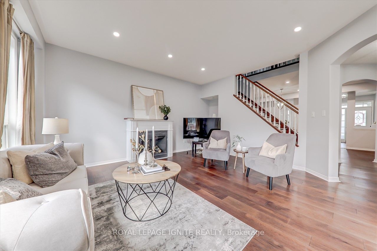 11 Barnfield Cres