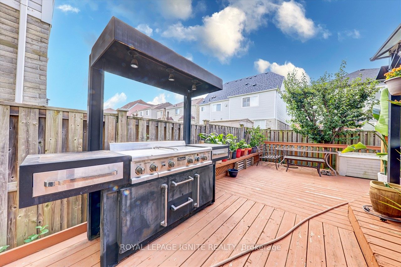 11 Barnfield Cres