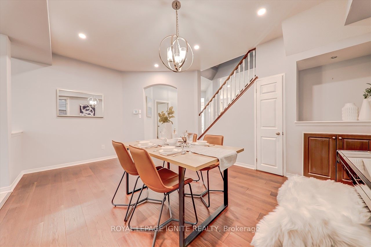 11 Barnfield Cres