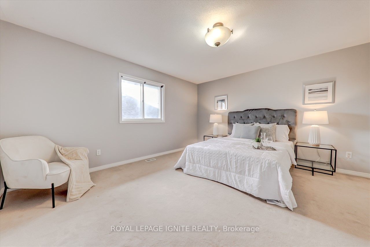 11 Barnfield Cres