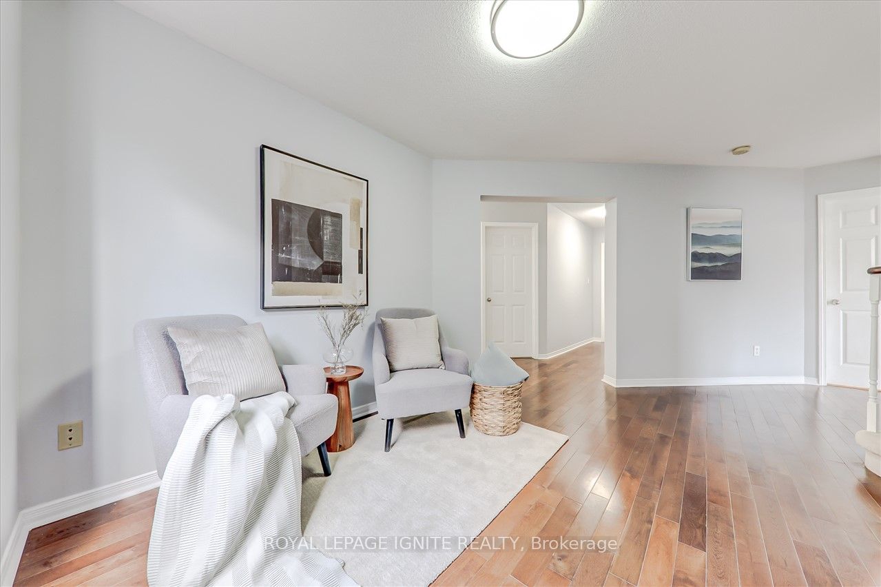 11 Barnfield Cres