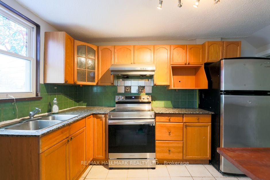 353 Victoria Park Avenue