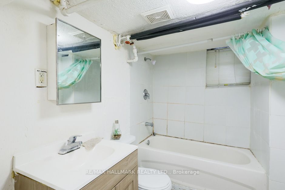 353 Victoria Park Avenue