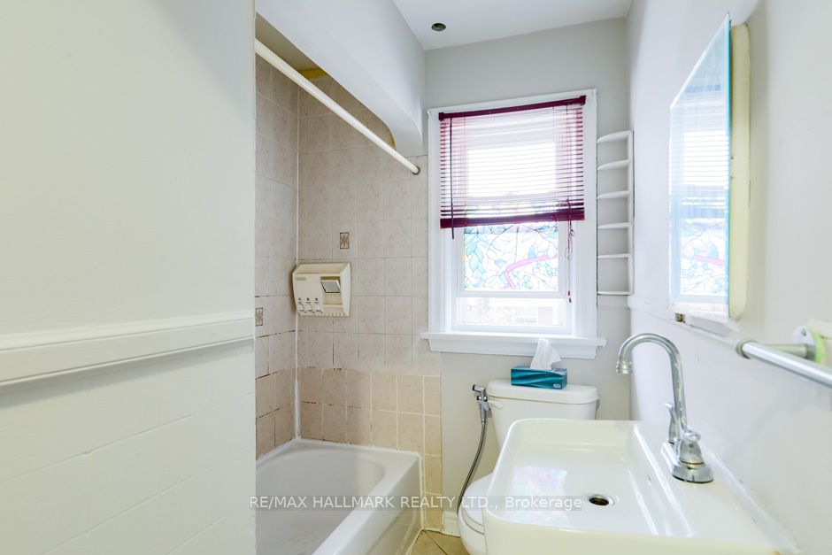 353 Victoria Park Avenue