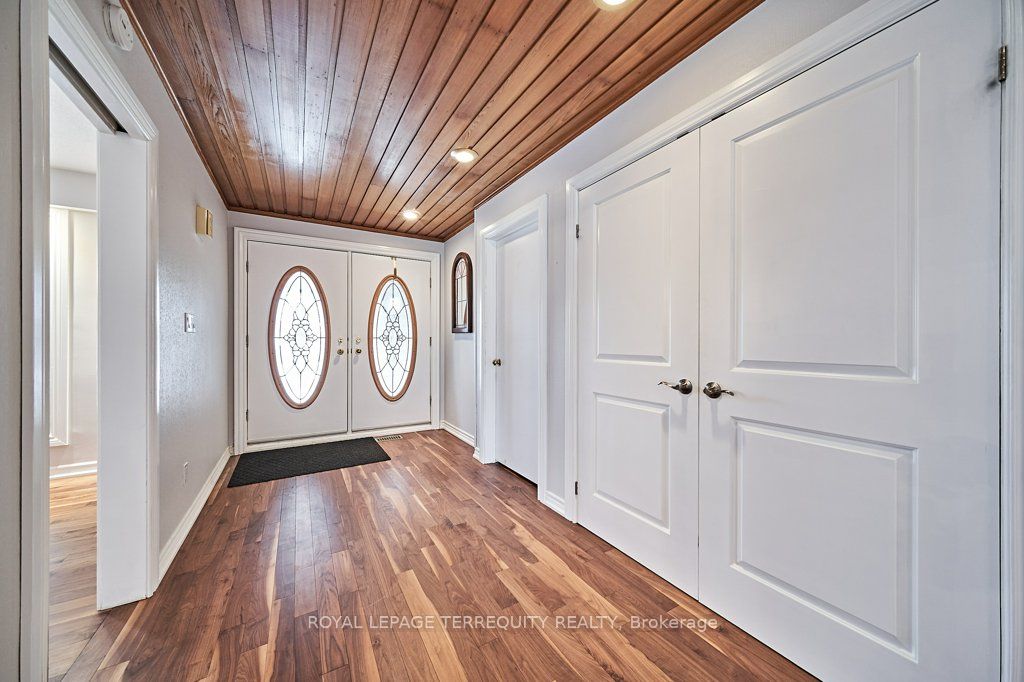 83 Sherwood Road E