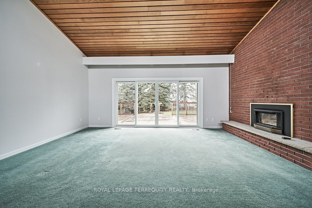83 Sherwood Road E