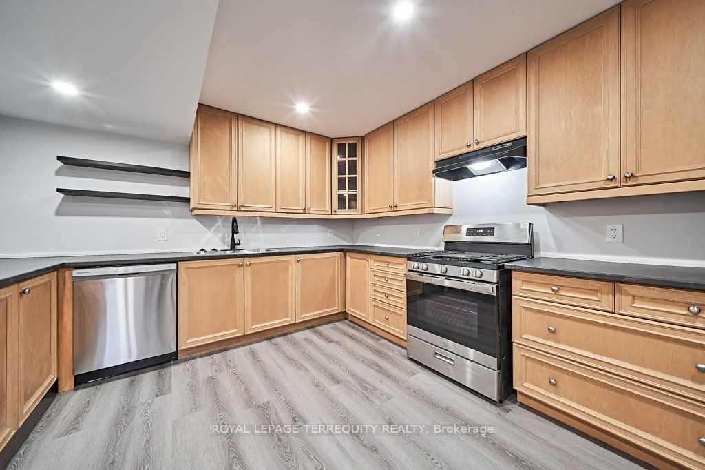 83 Sherwood Road E
