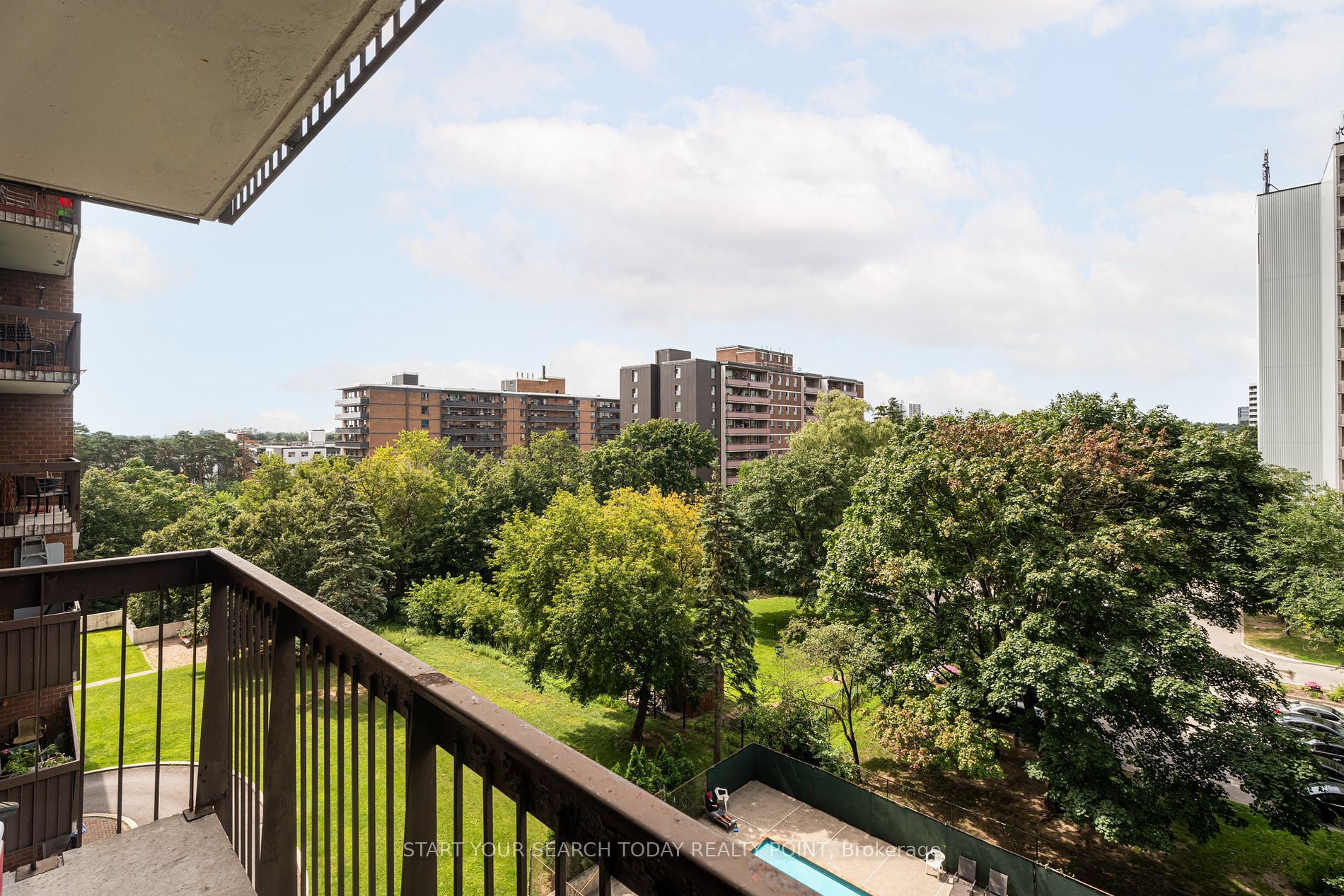 90 Ling Rd, #607