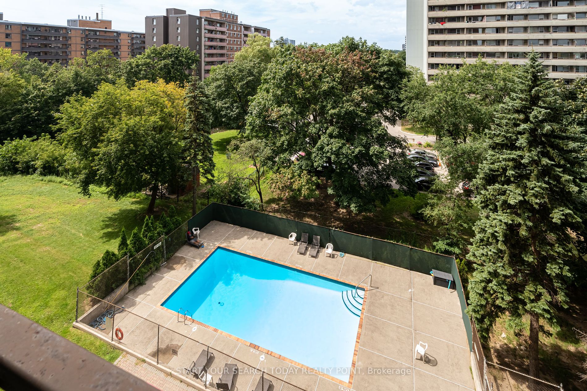 90 Ling Rd, #607