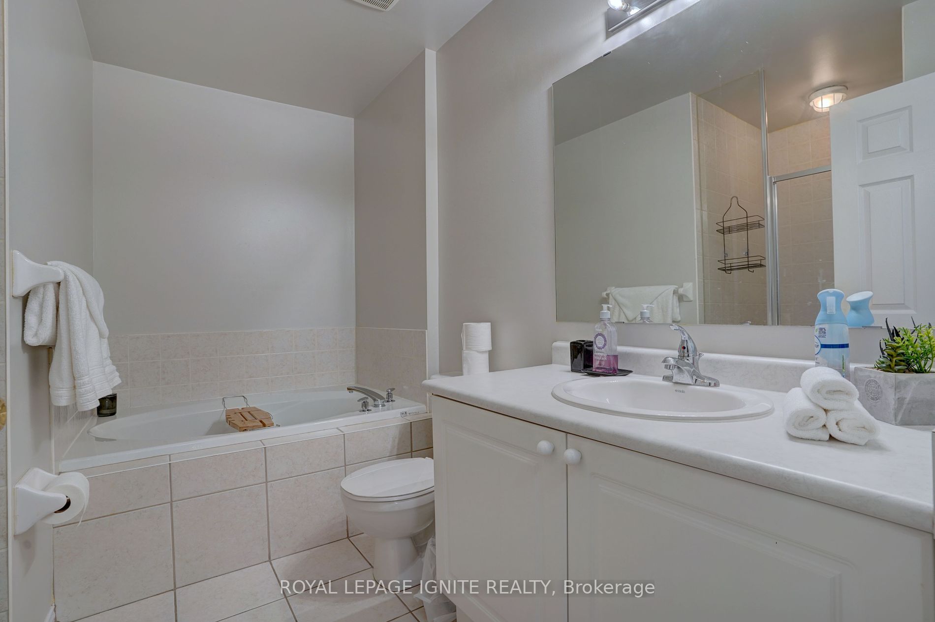 60 Haverhill Cres