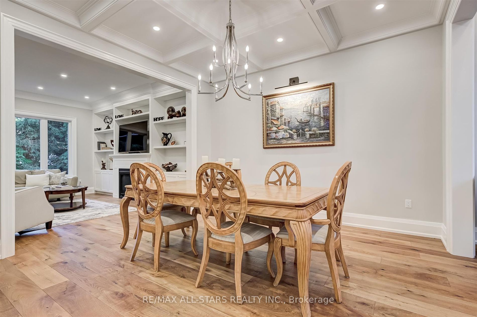 7 Brinloor Blvd