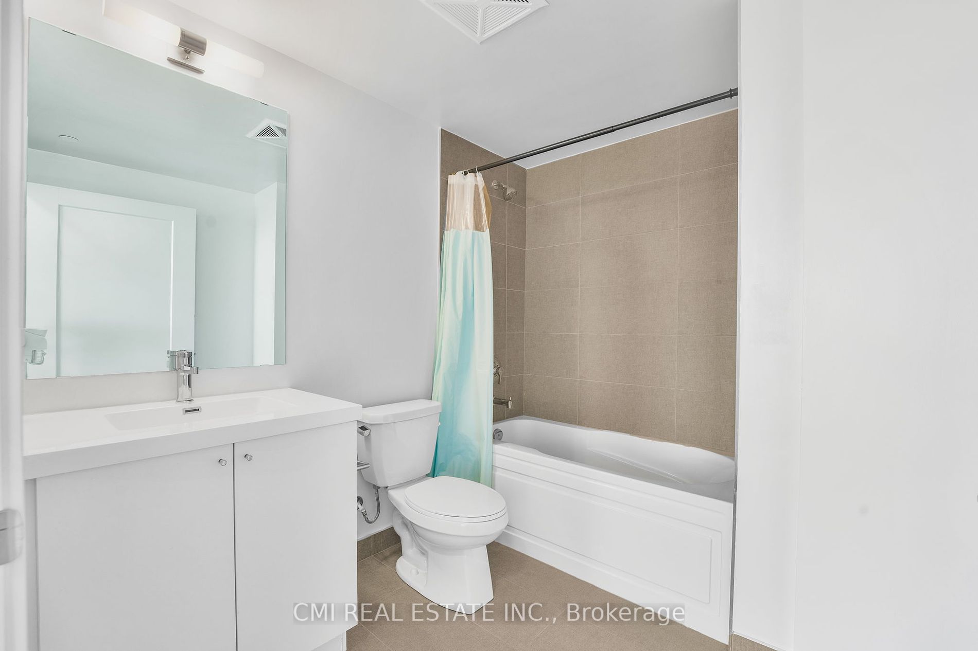 2550 Simcoe St N, #2518