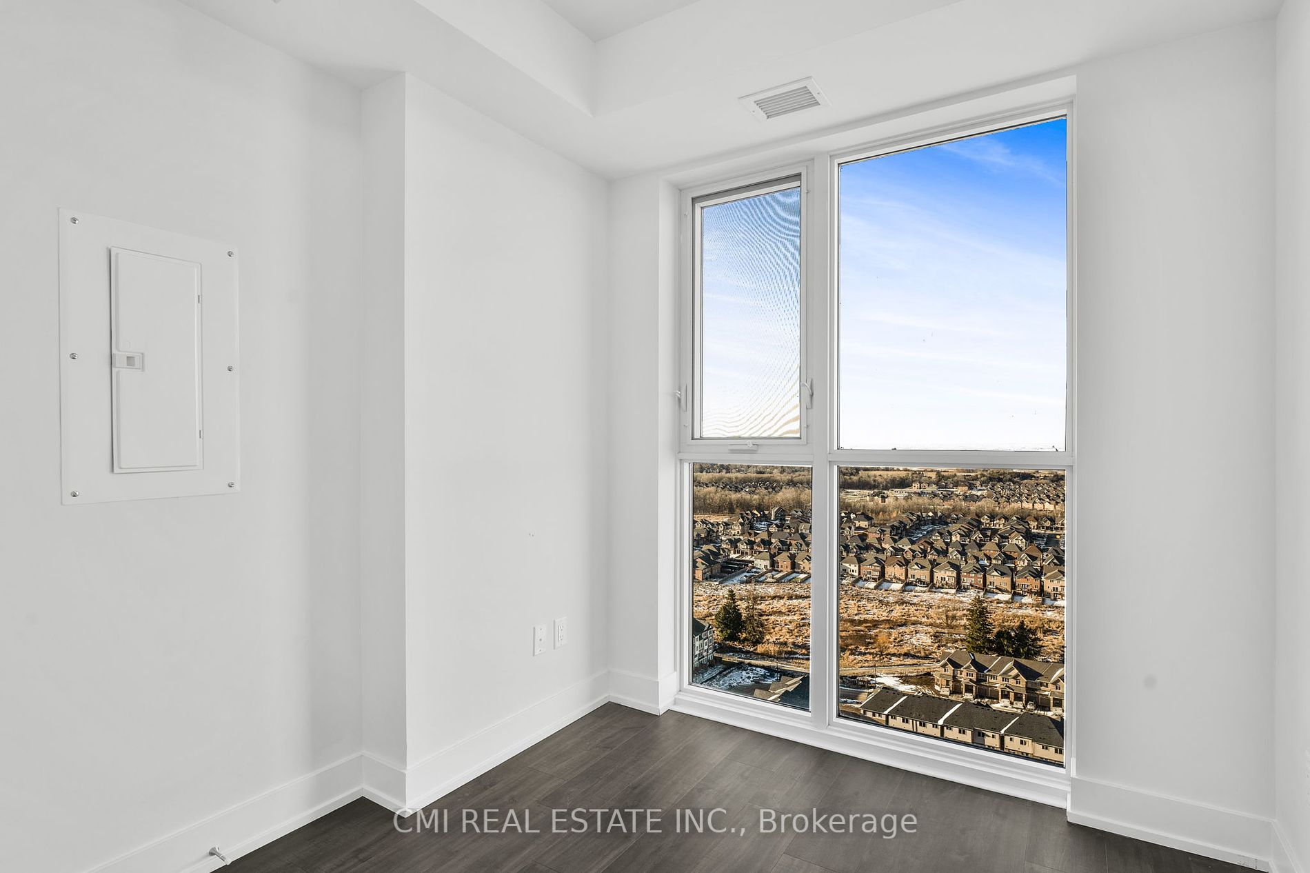 2550 Simcoe St N, #2518