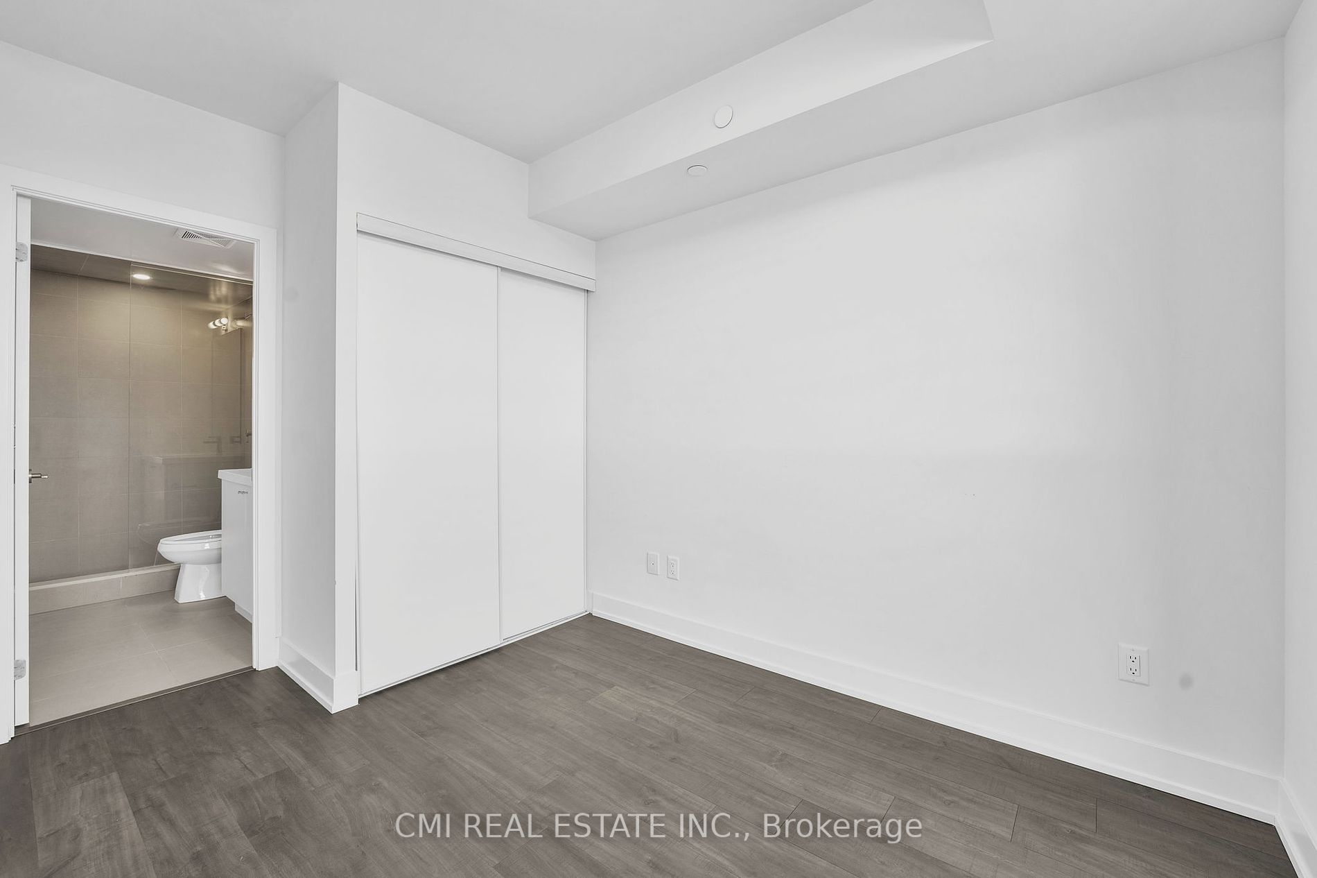 2550 Simcoe St N, #2518