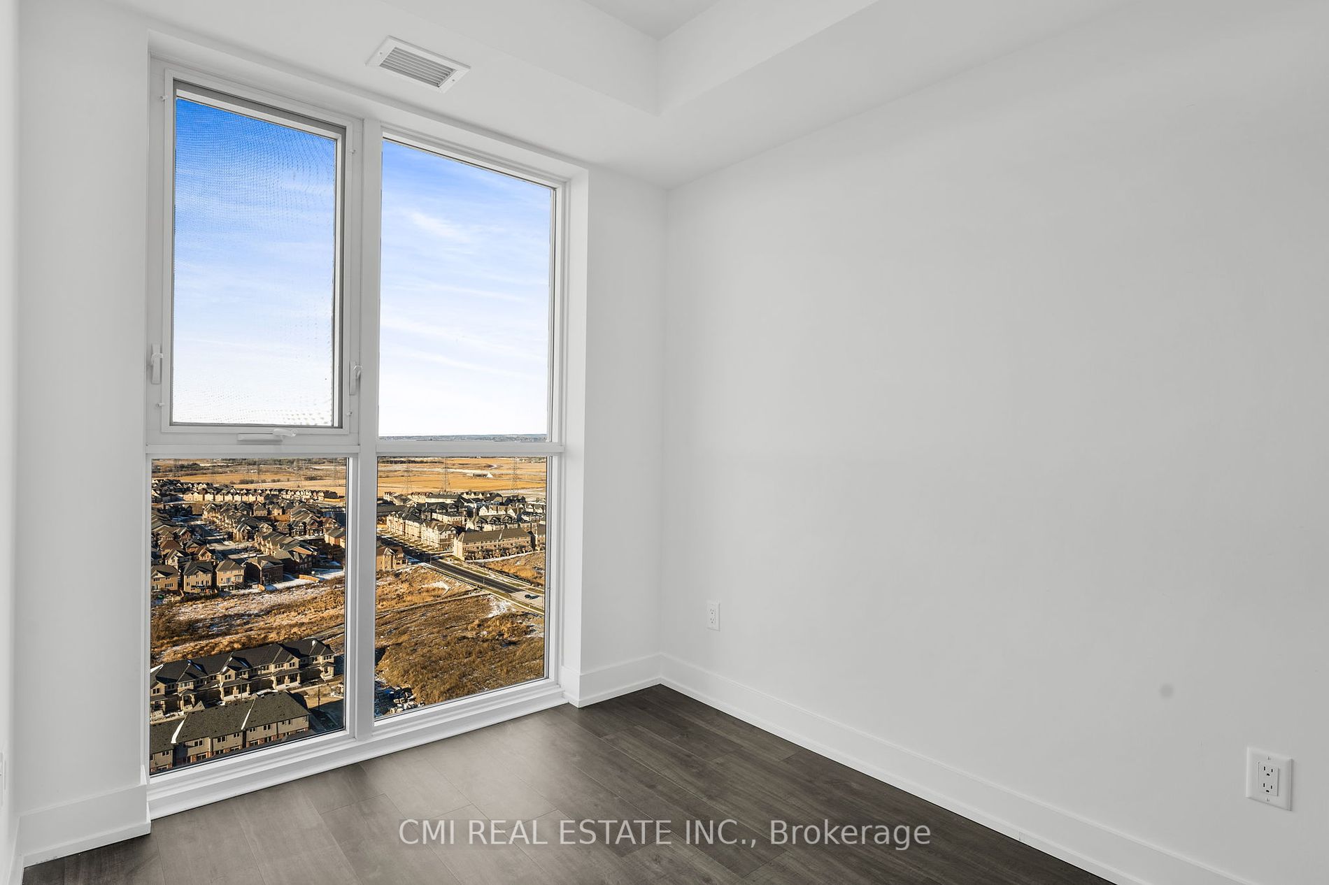 2550 Simcoe St N, #2518