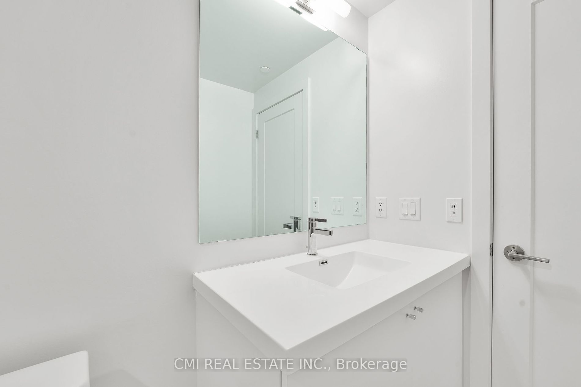 2550 Simcoe St N, #2518