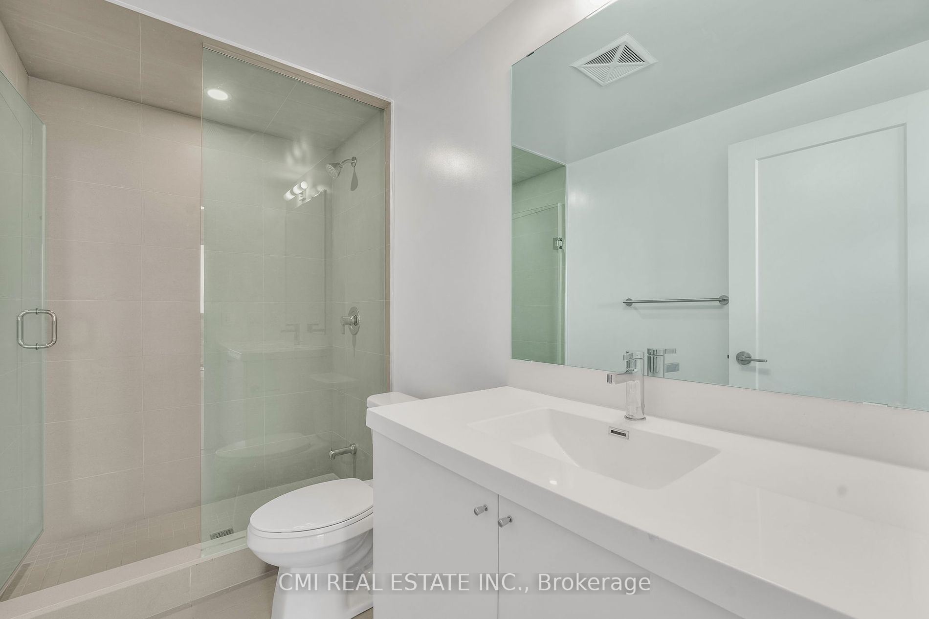 2550 Simcoe St N, #2518